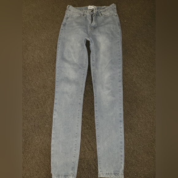 Jeans - Picture 1 of 3